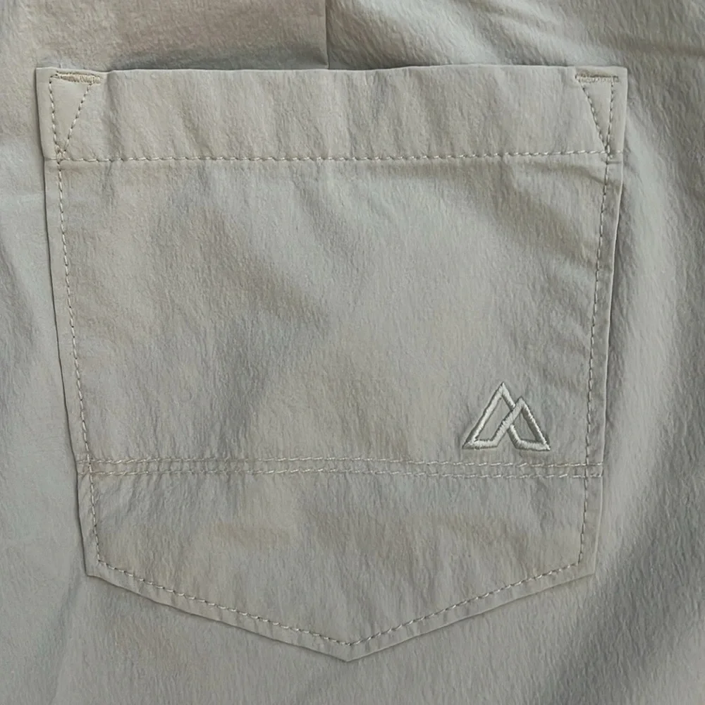 Women's Alpine Design Latitude Tech Shorts Cream Beige Cargo Shorts Size 10 - Picture 4 of 8